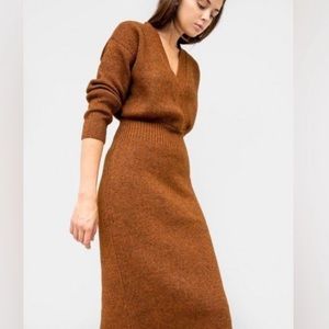 Modern Citizen Esther V-Neck Knit Sweater Dress in Rust